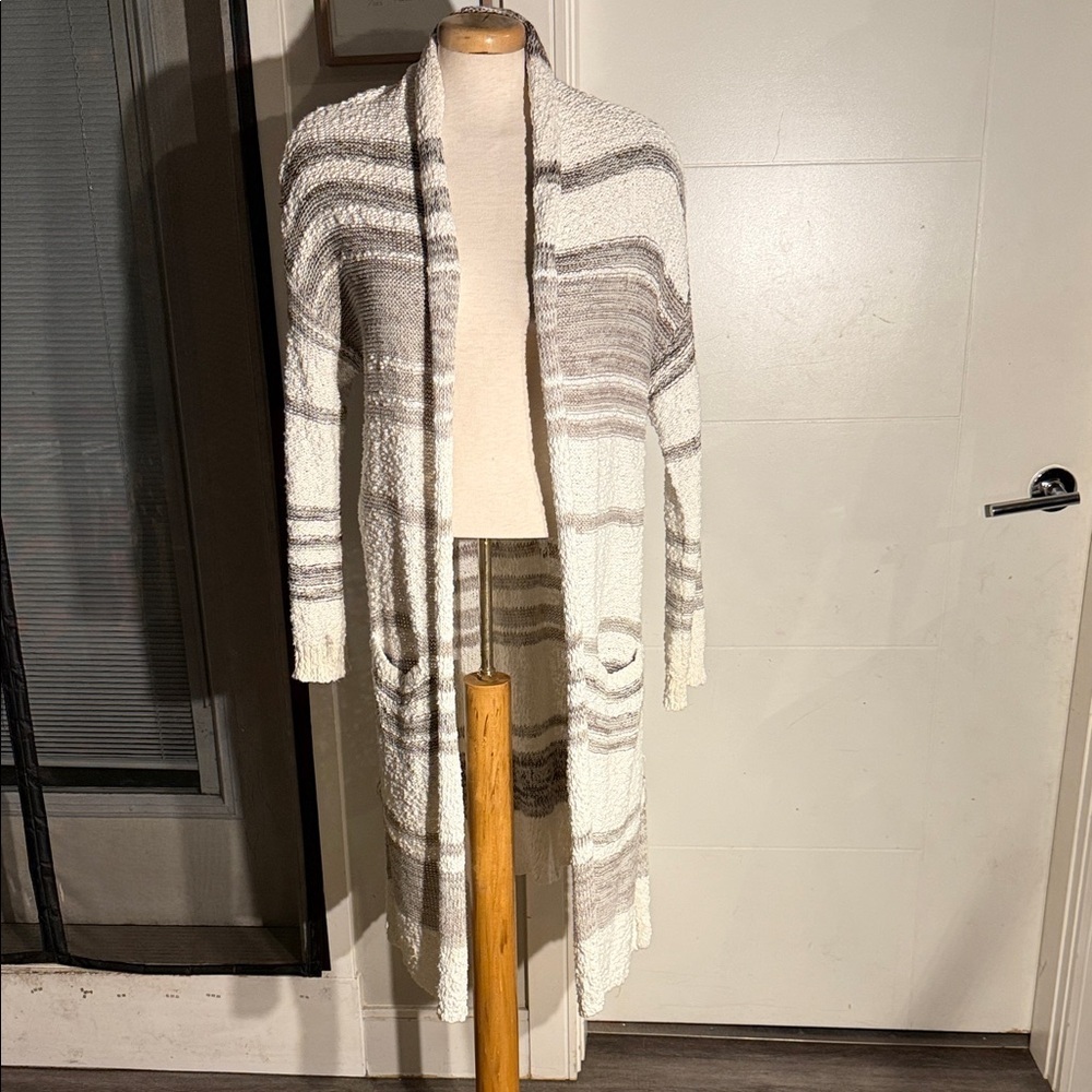 Kismet Large Striped Gray and White Textured Women's Sweater